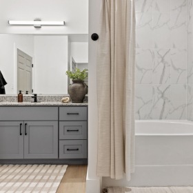 B1-The Oak-Bathroom 1